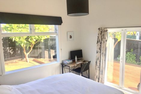 Photo of property in 2 Pembroke Road, Northland, Wellington, 6012