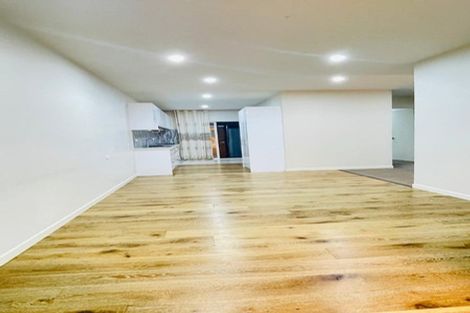 Photo of property in 23 Bartells Drive, Goodwood Heights, Auckland, 2105