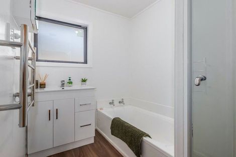 Photo of property in 49a Albatross Close, Whitby, Porirua, 5024