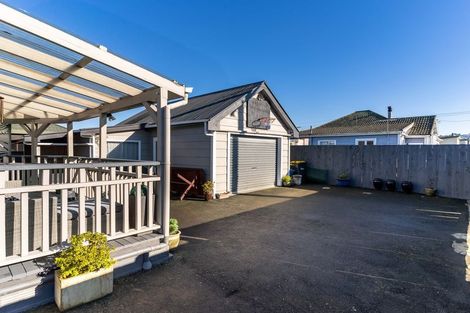Photo of property in 196 Oxford Street, South Dunedin, Dunedin, 9012