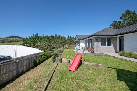Photo of property in 19 Rauta Way, Helensville, 0800