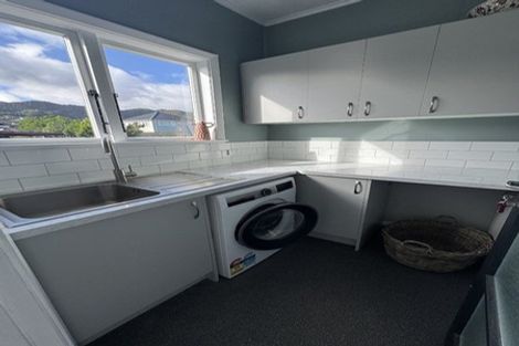 Photo of property in 10 Purser Grove, Fairfield, Lower Hutt, 5011