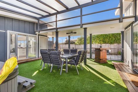 Photo of property in 60 Rua Avenue, Waitarere Beach, Levin, 5510