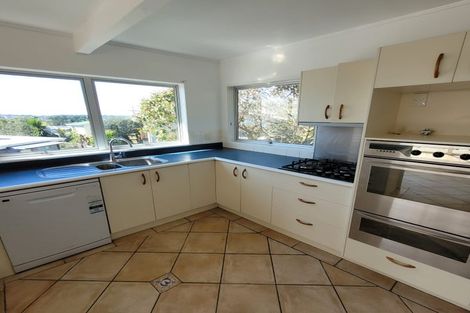 Photo of property in 3 Moera Place, Stanmore Bay, Whangaparaoa, 0932