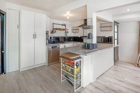 Photo of property in 30 Eltham Road, Blenheim, 7201