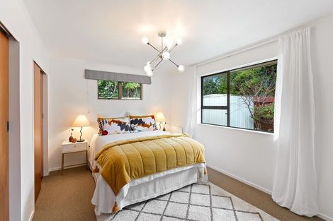 Photo of property in 28 Rewarewa Crescent, Waikanae, 5036