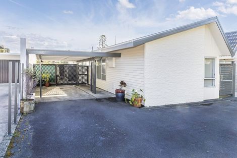 Photo of property in 5a Oak Avenue, Paremata, Porirua, 5024