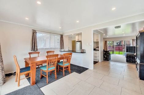 Photo of property in 24 Finlow Drive, Te Atatu South, Auckland, 0610