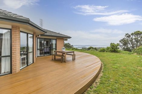 Photo of property in 52 Miles Crescent, Newlands, Wellington, 6037