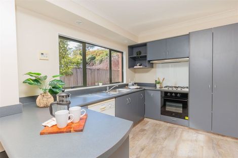 Photo of property in 15u6 Glanmire Road, Newlands, Wellington, 6037