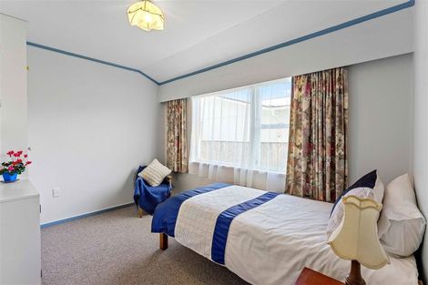 Photo of property in 2 Leybourne Avenue, Waikanae, 5036