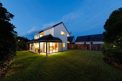 Photo of property in 25 Heathcote Place, Fitzherbert, Palmerston North, 4410