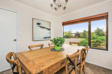 Photo of property in 13 Knightsbridge Place, Taradale, Napier, 4112