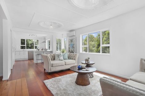 Photo of property in 7 Huia Road, Titirangi, Auckland, 0604