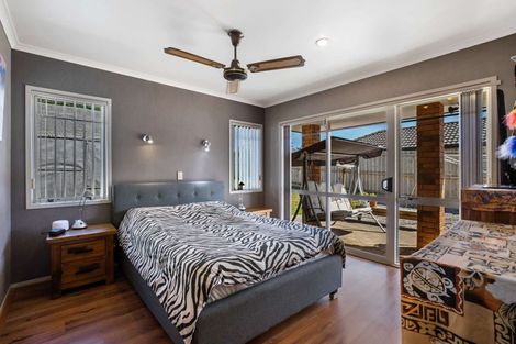 Photo of property in 20 Mandalay Place, Waiuku, 2123