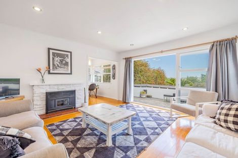 Photo of property in 37 Rosalind Road, Glenfield, Auckland, 0629