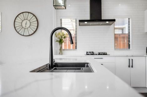 Photo of property in 14 Heidi Crescent, Flat Bush, Auckland, 2016
