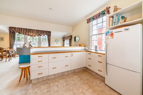 Photo of property in 19 Selwyn Terrace, Thorndon, Wellington, 6011