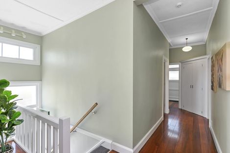 Photo of property in 59 Severn Street, Island Bay, Wellington, 6023