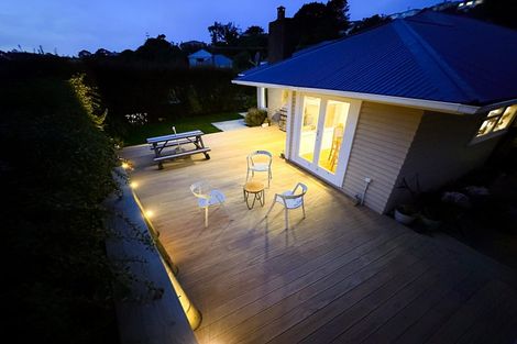 Photo of property in 4 Black Rock Road, Newlands, Wellington, 6037