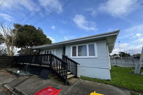 Photo of property in 9 Huruhuru Road, Massey, Auckland, 0614