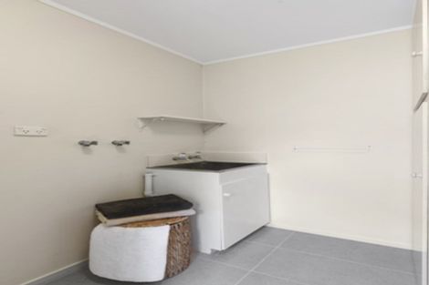 Photo of property in 487a Beach Road, Murrays Bay, Auckland, 0630