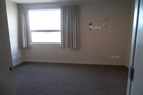 Photo of property in 2u9 Stone Street, Miramar, Wellington, 6022
