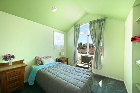 Photo of property in 12 Dover Road, St Andrews, Hamilton, 3200