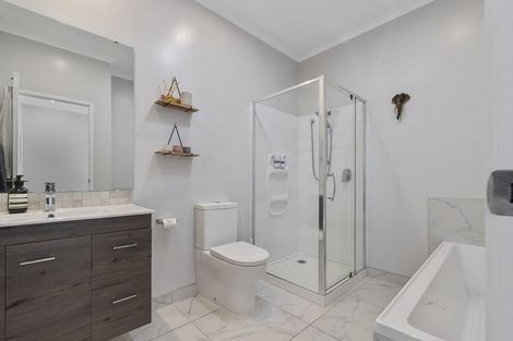 Photo of property in 83e Hobsonville Point Road, Hobsonville, Auckland, 0616