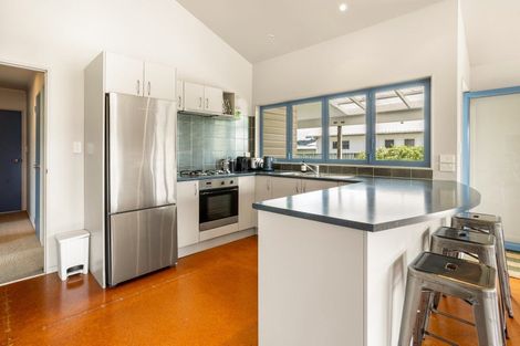 Photo of property in 15 The Crowsnest, Cooks Beach, Whitianga, 3591