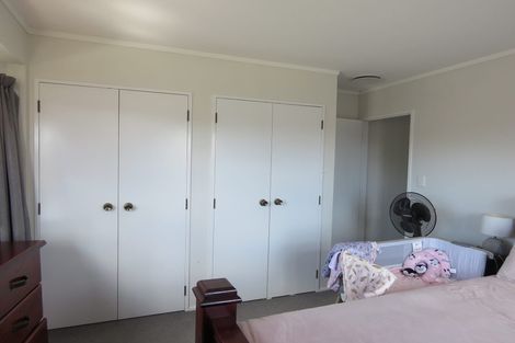 Photo of property in 6 Skybird Place, Glen Eden, Auckland, 0602