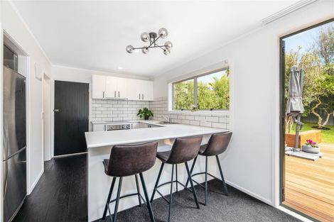 Photo of property in 2/45 Reynella Drive, Massey, Auckland, 0614