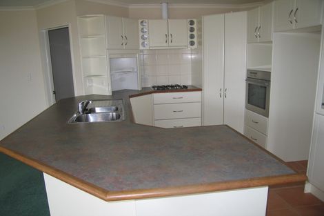 Photo of property in 4 Conacher Close, East Tamaki Heights, Auckland, 2016