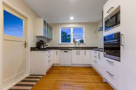 Photo of property in 16 Sasanof View, Ascot Park, Porirua, 5024