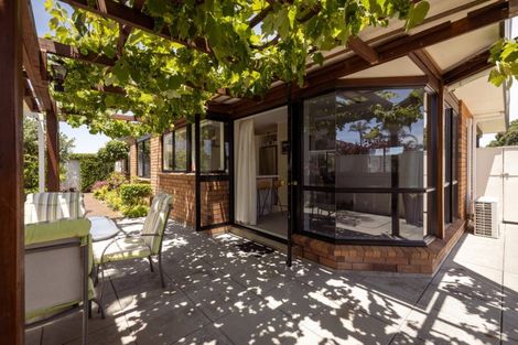 Photo of property in 16 Pacific View Road, Papamoa Beach, Papamoa, 3118