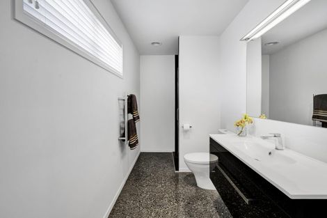 Photo of property in 6 Pebble Beach Court, Waiwhakaiho, New Plymouth, 4312