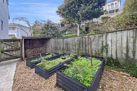 Photo of property in 7 Oak Grove, Mount Cook, Wellington, 6011