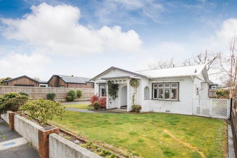Photo of property in 19 Brightwater Terrace, Terrace End, Palmerston North, 4410