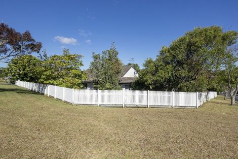 Photo of property in 32 Moire Road, Massey, Auckland, 0614