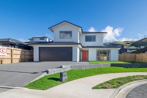 Photo of property in 10 Hattersley Grove, Churton Park, Wellington, 6037