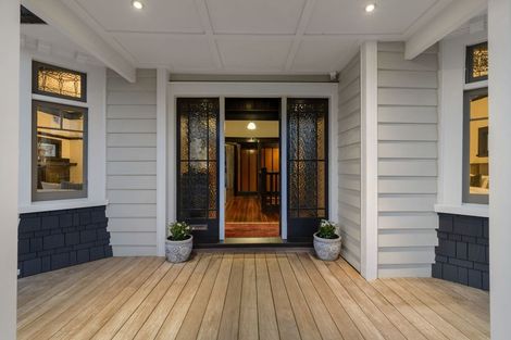 Photo of property in 20 Seabreeze Road, Narrow Neck, Auckland, 0624