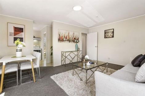 Photo of property in 3/68 Lake Road, Narrow Neck, Auckland, 0624