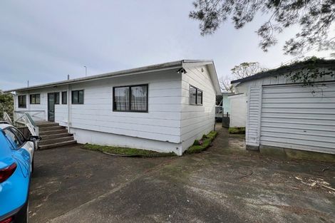 Photo of property in 1/286 Wairau Road, Glenfield, Auckland, 0629