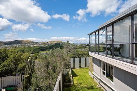 Photo of property in 7 Tree Top Lane, Paparangi, Wellington, 6037