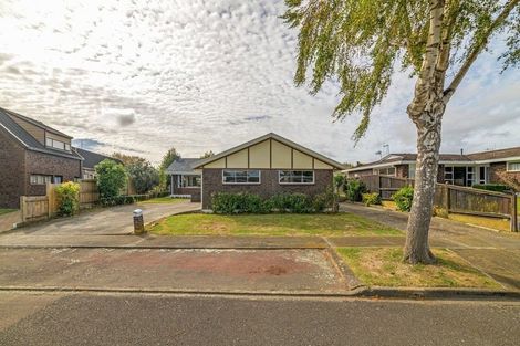 Photo of property in 17 Caulfield Place, Awapuni, Palmerston North, 4412
