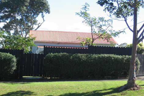 Photo of property in 46 Brandon Road, Glen Eden, Auckland, 0602