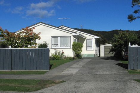 Photo of property in 9 Kumeroa Grove, Wainuiomata, Lower Hutt, 5014