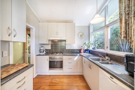 Photo of property in 34 Pinehaven Road, Pinehaven, Upper Hutt, 5019