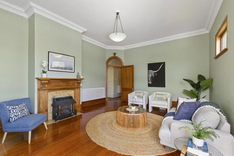 Photo of property in 21 The Parade, Island Bay, Wellington, 6023