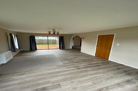 Photo of property in 2 Fitzwater Place, Henderson, Auckland, 0612